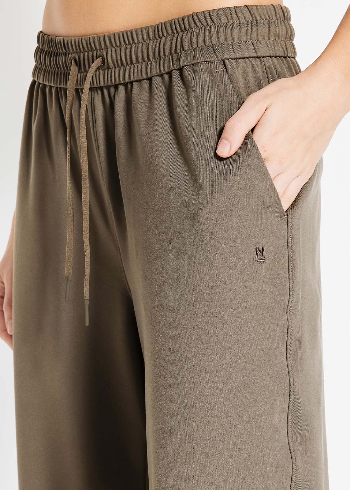 Travel Wide Leg Pant